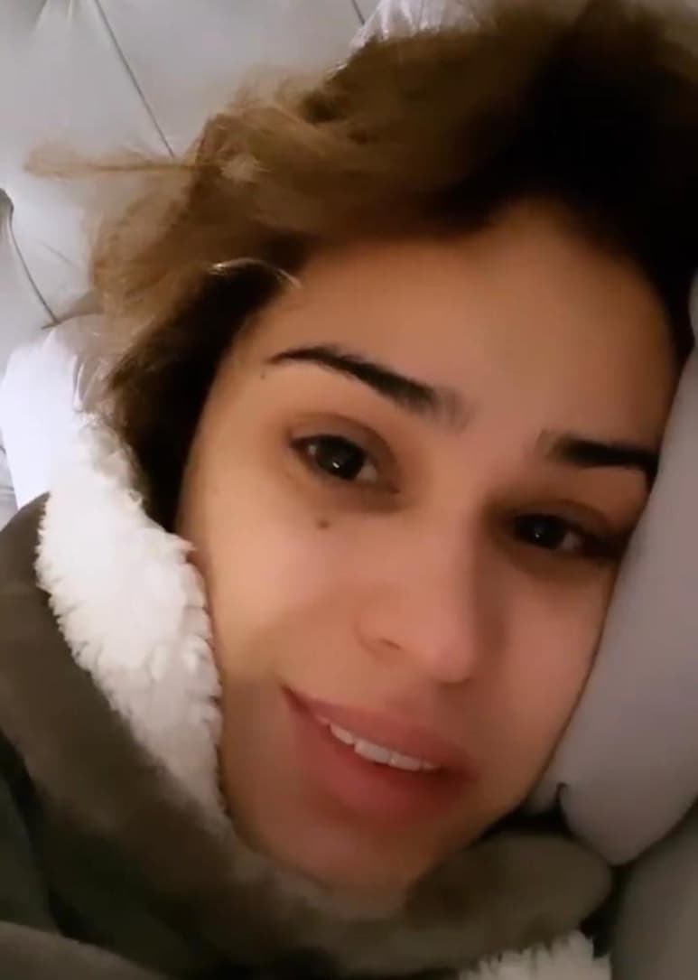 Cansancio. Tras una larga jornada de trabajo en el Teletón, la chica del clima apareció en redes sociales para agradecer. (AGENCIAS)