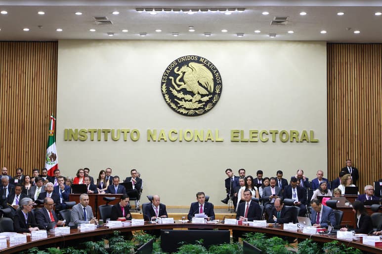 Por primera vez, el Instituto Nacional Electoral (INE) implementará en 2020 el voto electrónico en comicios organizados por el organismo. (ARCHIVO)