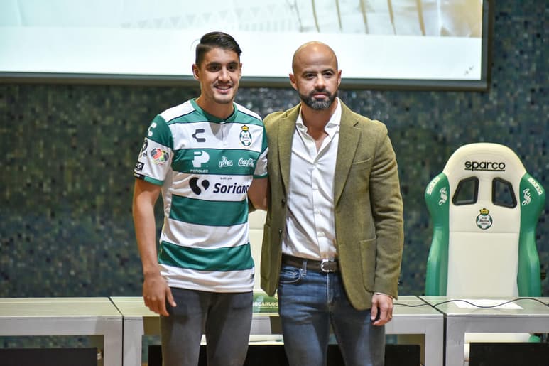 Josecarlos Van Rankin se dice contento de llegar a Santos. (ÉRICK SOTOMAYOR)