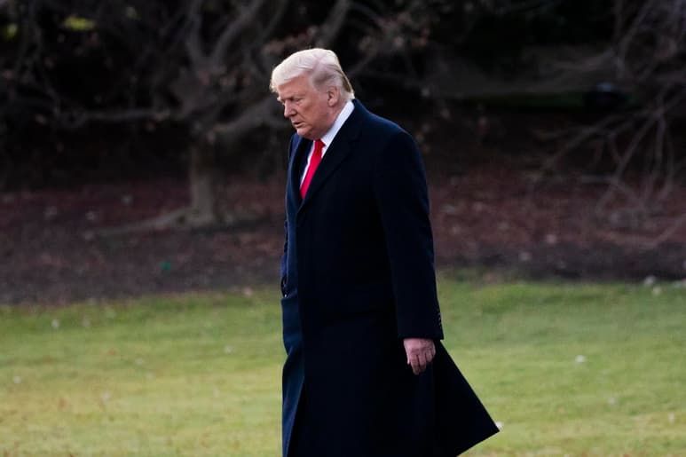 La crispación política en EUA, tras la aprobación de los cargos políticos en la Cámara de Representantes contra el presidente Donald Trump, se recrudeció este jueves. (ARCHIVO)