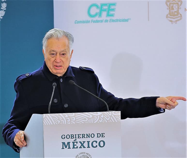 Demandan a la Secretaría de la Función Pública informe el fundamento legal por el cual decidió limitar la investigación sobre el director de la CFE, Manuel Bartlett, a partir del 1 de diciembre de 2018, cuando ha sido servidor público durante décadas. (ESPECIAL)