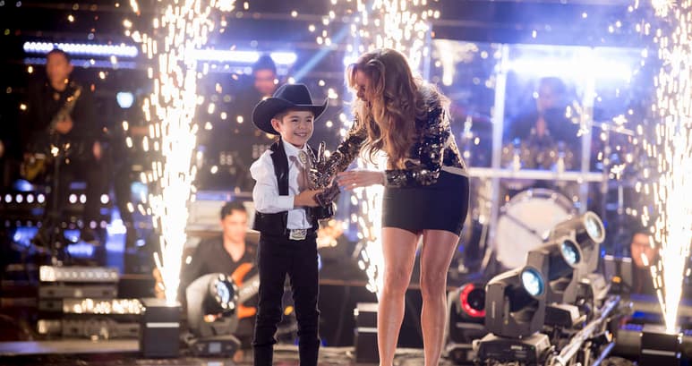 Después de una noche de música, demostración de talento y muchas emociones, el pequeño Roberto Xavier, de 9 años, ganó la edición 2019 del reality show musical La Voz Kids México, dándole así la victoria al equipo de Lucero. (TWITTER)
