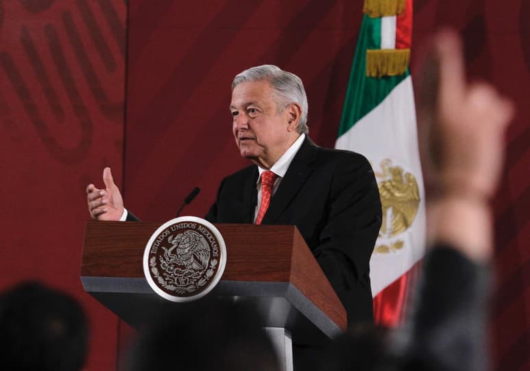 El jefe del Ejecutivo Federal insistió en que 'no hubo ninguna intención simplemente dio los datos', aseguró el presidente de la Comisión Nacional de Gobernadores (Conago) y mandatario de Querétaro, Francisco Domínguez, quien por su parte sostuvo: 'para mí está terminado' el tema. (ARCHIVO)