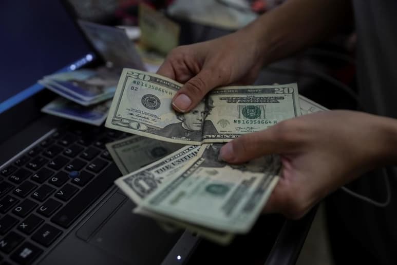 Las cifras estadounidenses que se darán a conocer ayudarán a especular sobre los riesgos de recesión económica global. (ARCHIVO)