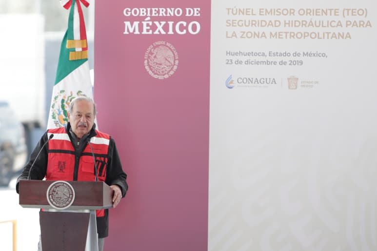 Slim Helú insistió al Gobierno federal que el reto es invertir 5% del PIB.