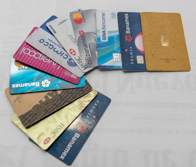 El comprobante fiscal se obtendrá con el recibo que se genere en la terminal punto de venta, ya que cada contribuyente tendrá la opción de que su RFC se integre al chip del plástico. (ARCHIVO)