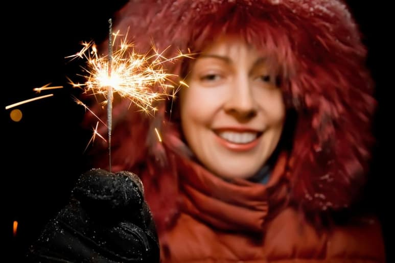 Especialistas de la Cruz Roja Mexicana llamaron a la población a prevenir quemaduras en la piel por el uso de fuegos artificiales. (ARCHIVO)