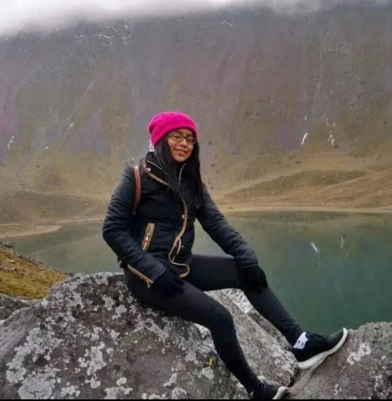 La joven era becaria del primer año de preparatoria, proveniente de la Sierra de Hidalgo, y compartía el dormitorio con otras dos alumnas de esta escuela. (ESPECIAL)