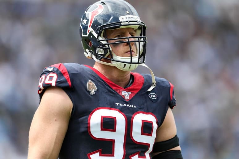La estrella defensiva se retiró en el partido de la Semana 8 ante Raiders de Oakland debido a una lesión. (ARCHIVO)