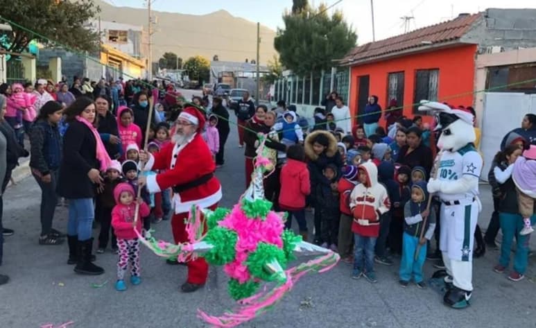 Con el objetivo de desarrollar las capacidades intelectuales de los niños, los alumnos de la universidad han entregado a lo largo de 14 años más de 75 mil juguetes a menores de zonas marginadas y pequeños que están internados en hospitales de Coahuila. (EL UNIVERSAL)