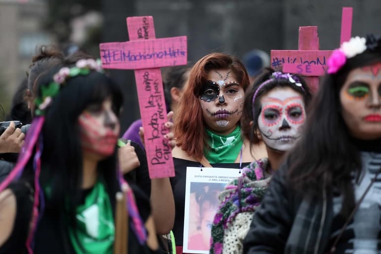 El feminismo no es moda, ni algo nuevo. En el mundo la lucha feminista tiene siglos y agrupa múltiples exigencias sociales.
