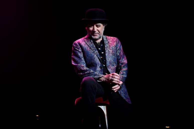 Respuesta. La canción 19 días y 500 noches después, forma parte de un disco tributo al cantautor español Joaquín Sabina. (ARCHIVO)