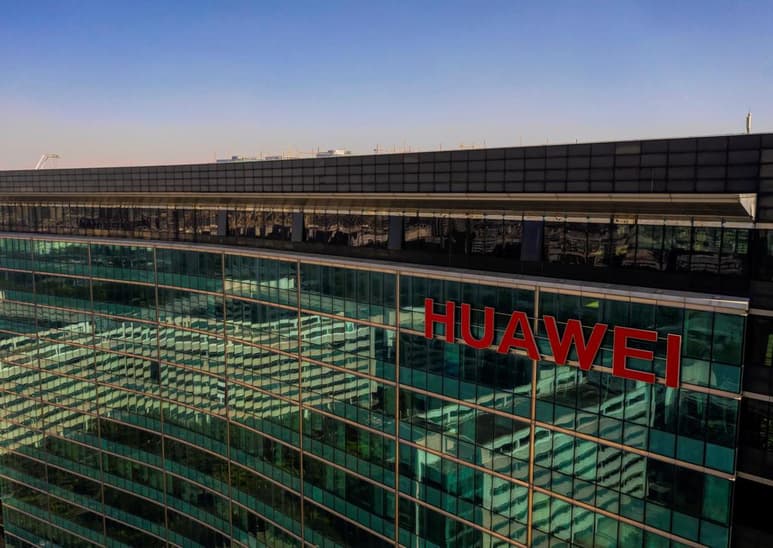 El Gobierno chino ayudó a impulsar el ascenso global de Huawei gracias a que el campeón tecnológico de China habría obtenido hasta 75 mil millones de dólares en exenciones de impuestos, financiación y recursos a bajo precio, según una información que publica este miércoles The Wall Street Journal. (ARCHIVO)