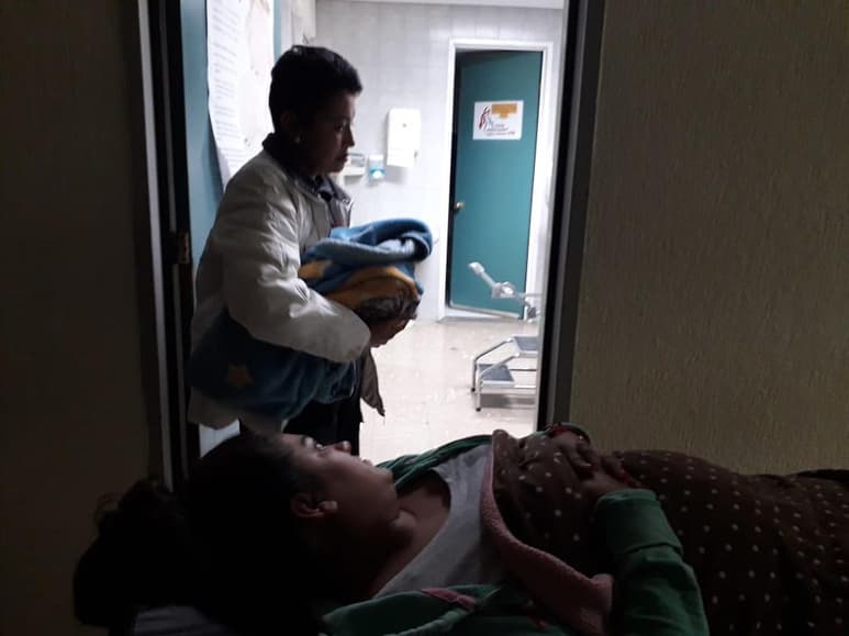 De nueva cuenta se registró el nacimiento de un bebé en una ambulancia de Cruz Roja. (EL SIGLO DE TORREÓN)