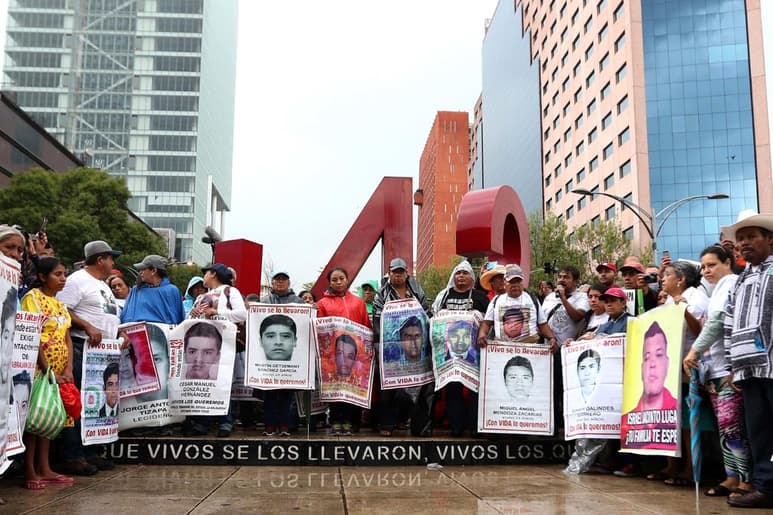 
El Gobierno de Andrés Manuel López Obrador reabrió en diciembre de 2018 el caso y estableció la llamada Comisión Presidencial para la Verdad y Acceso a la Justicia en el caso Ayotzinapa. (ARCHIVO)