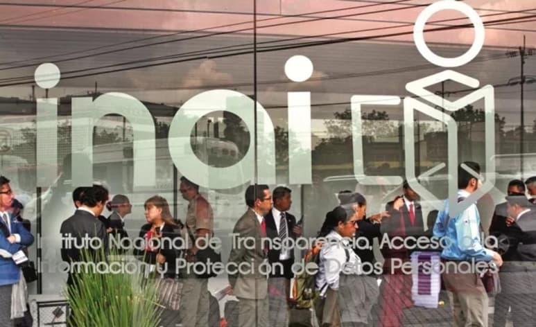 Las víctimas de robo de identidad en un 67% se debe a pérdida de documentos, 63% por robo de una cartera y portafolios y 53% es información tomada de una tarjeta bancaria. (EL UNIVESAL)