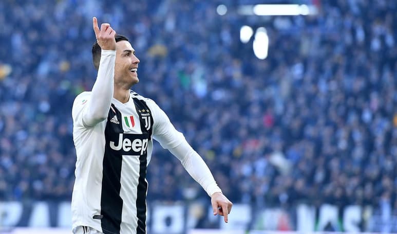 Cristiano se dice feliz de estar jugando en Italia, lugar donde le gustaría pasar unos años más. (ARCHIVO)

