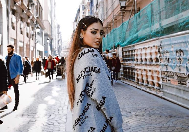 Seguidores de Danna Paola la criticaron tras usar un costoso diseño de la firma española Balenciaga. (INSTAGRAM)