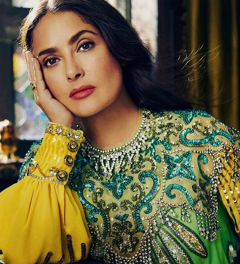 Salma Hayek presume en redes sociales baile típico de Veracruz. (INSTAGRAM)
