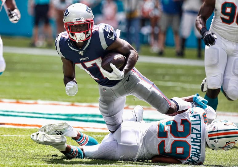 Antonio Brown disputó la semana 2 con Nueva Inglaterra, luego que decidiera salir de los Raiders de Oakland. (ARCHIVO)