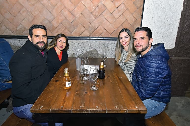 Diana, Alejandro, Paola y Hazael.