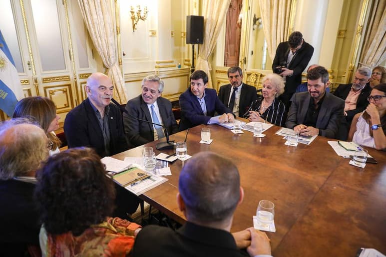 La primera emisión de deuda del Gobierno del peronista Alberto Fernández, quien asumió el pasado 10 de diciembre la Presidencia.