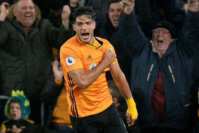 El tanto de Jiménez fue su 21 con los Lobos en Liga Premier, y lo pone a un gol de empatar al máximo goleador del club, Steven Fletcher en la máxima división inglesa. (ARCHIVO)