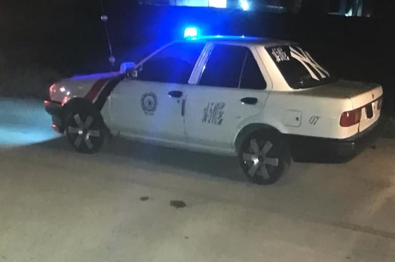 Se trata de un vehículo Nissan Tsuru, color blanco, modelo aproximado 2014, con placas de circulación A-510-DYM del Servicio Público.
(EL SIGLO DE TORREÓN)