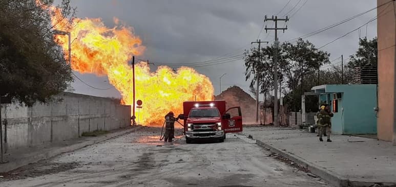 Según informes de Protección Civil hasta el momento no se reportan personas heridas ya que afortunadamente se les pudo evacuar a tiempo. (ESPECIAL)
