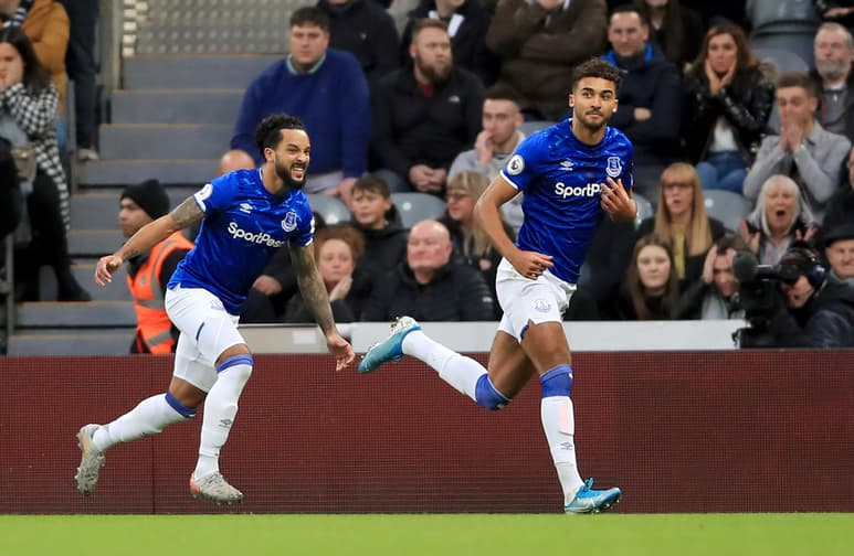 Dominic Calvert-Lewin (d) marcó los dos tantos del Everton.