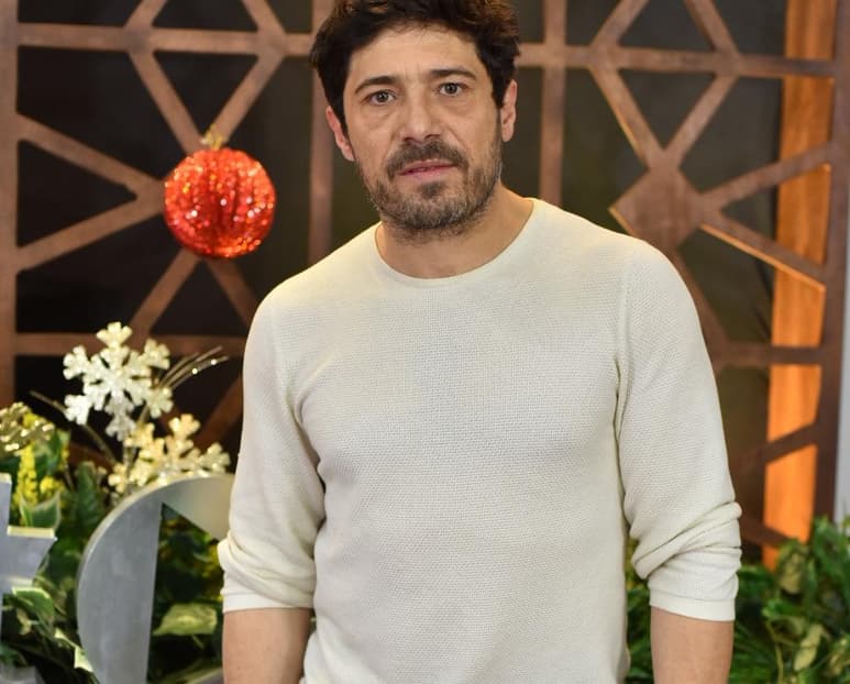 (ERNESTO RAMÍREZ)