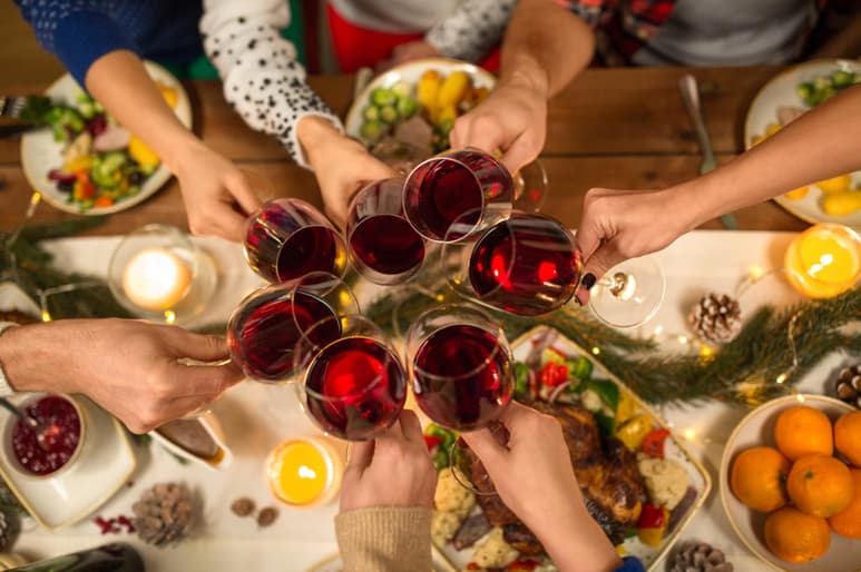 Abusar de la ingesta de alimentos ricos en carbohidratos y grasas durante las fiestas decembrinas puede acarrear problemas de salud. (ARCHIVO) 
