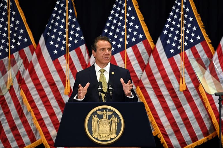 El gobernador de Nueva York, Andrew Cuomo, calificó este domingo como 'terrorismo doméstico' el apuñalamiento de cinco personas, que resultaron heridas, en la casa de un rabino en la noche del sábado en la localidad de Ramapo, el último en una serie de ataques antisemitas perpetrados este mes en ese estado. (ARCHIVO)