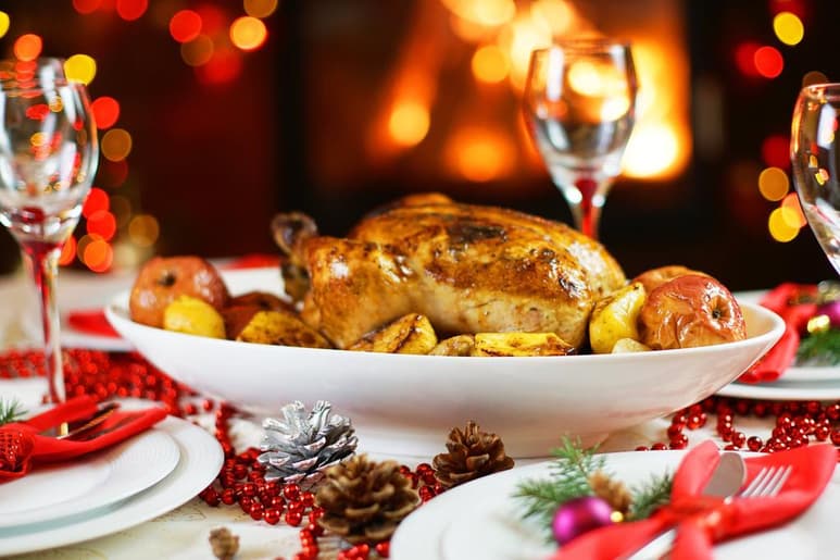 Indicó que entre las recomendaciones para esta época, es preferible tomar los alimentos del día, en la forma y horario habitual, incluir una porción de verdura en cada tiempo de comida. (ESPECIAL)