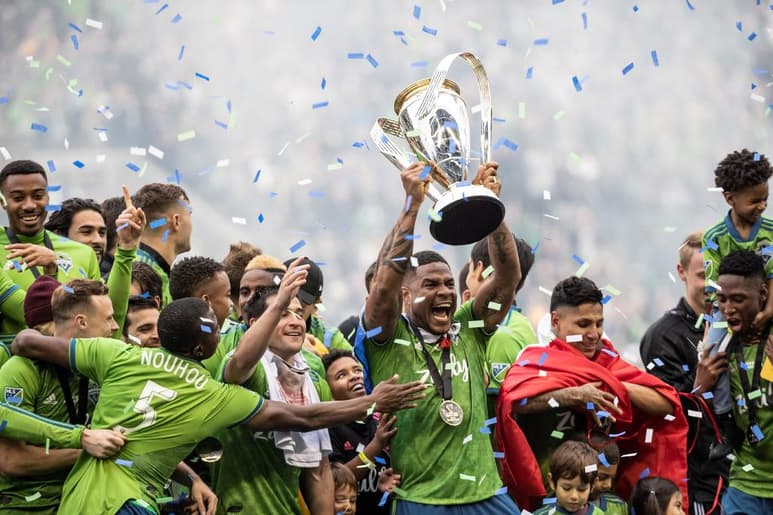 El defensor panameño se coronó en la temporada 2019 de la MLS con el Seattle Sounders venciendo en la final al Toronto FC. (ARCHIVO)