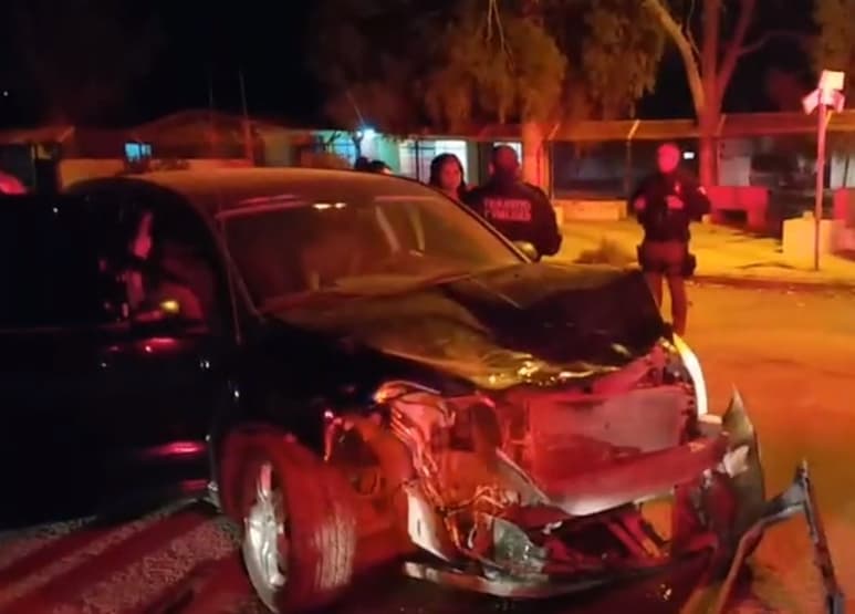 Al no respetar el alto en circulación preferencial de las calles, dos conductores de camionetas se vieron involucrados en un choque. (EL SIGLO DE TORREÓN)