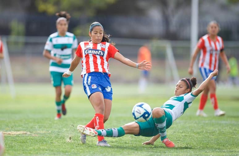 San Luis enfrentó su segundo duelo amistoso de pretemporada, luego que en el primer partido fueron derrotadas por las
Rojinegras del Atlas. (ESPECIAL) 