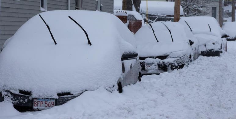 Una feroz tormenta invernal abofeteó el centro-norte de Estados Unidos el lunes, causando cientos de accidentes viales. (ARCHIVO)