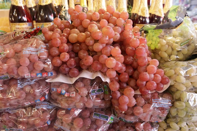 FIESTAS.- El precio de las uvas se incrementó en un 10 por ciento en promedio, como resultado de las fiestas de fin de año. (EL SIGLO DE TORREÓN)
