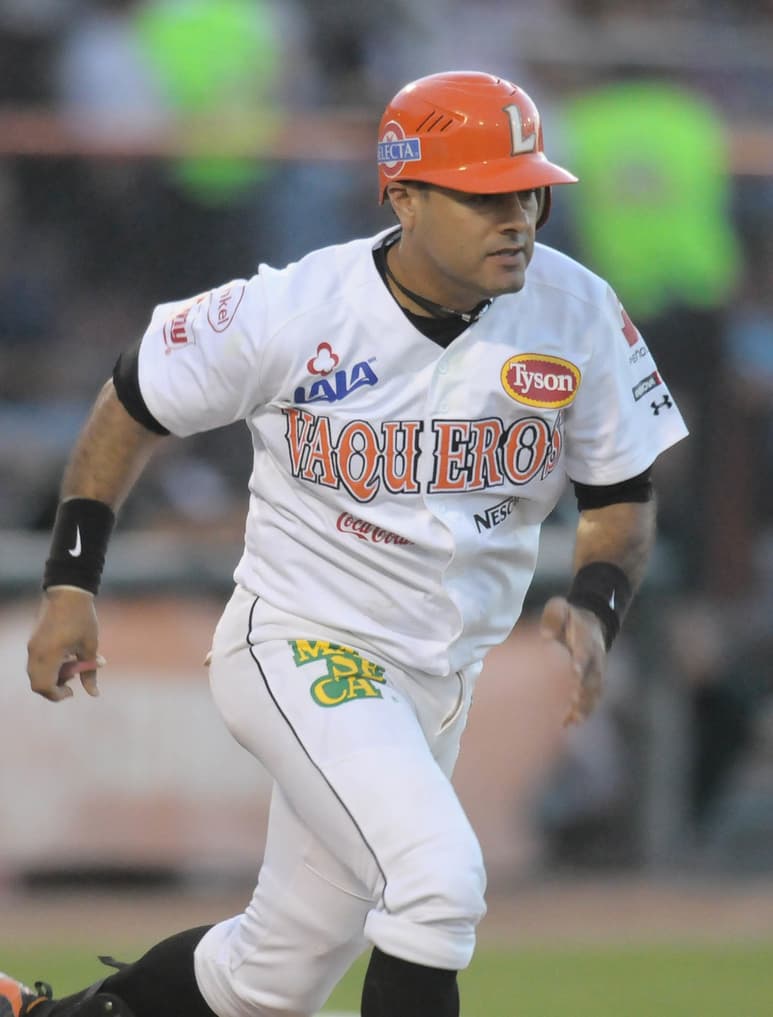Rodríguez aprendió a jugar en la Liga Sertoma, saltó al beisbol competitivo en la Liga Mayor y brilló con el equipo de su tierra, en la LMB. (ARCHIVO)