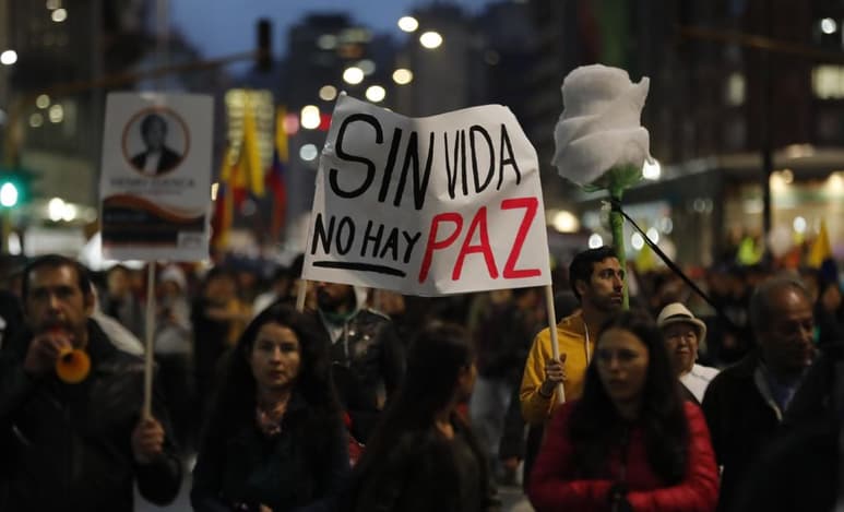 La violencia, una constante en Colombia se cobró este año la vida de decenas de líderes sociales. (ARCHIVO)