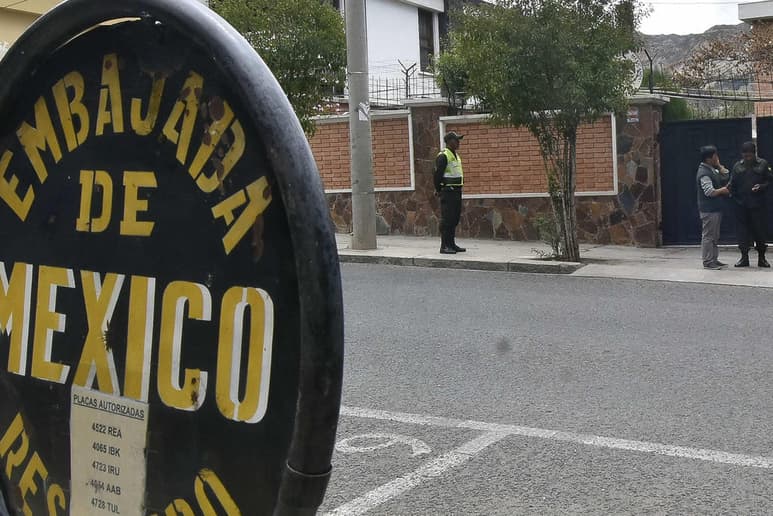 La relación diplomática entre ambos países se disminuyó a encargados de negocios. (ARCHIVO)
