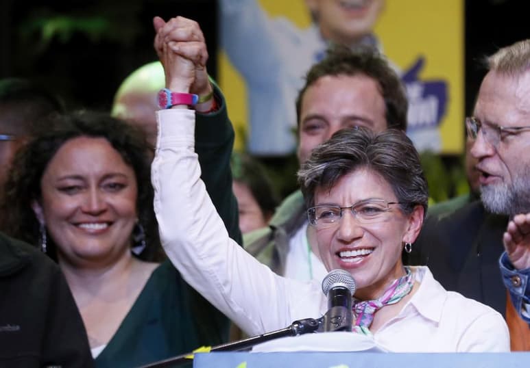 Más de un millar de alcaldes y cerca de 30 gobernadores colombianos asumirán este miércoles sus cargos para el periodo 2020-2023, entre ellos Claudia López, del partido Alianza Verde. (ARCHIVO)