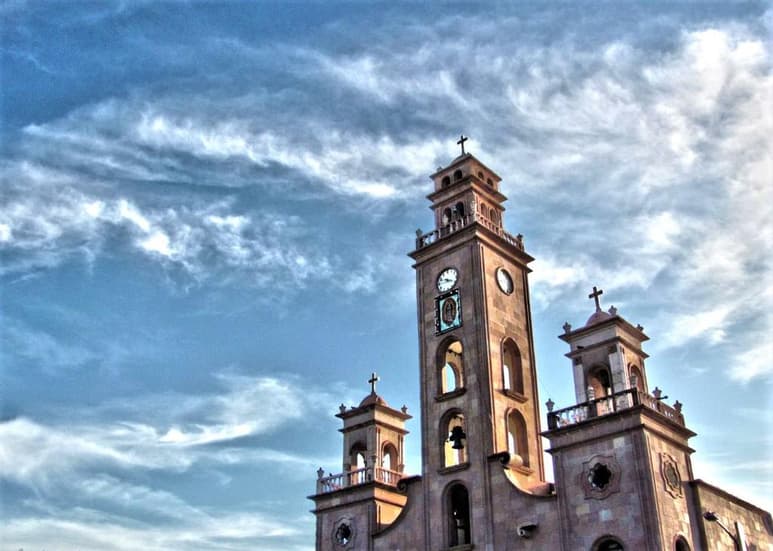 Conforme a los horarios difundidos, la mayoría de las parroquias ubicadas tanto al oriente como al poniente de la ciudad, oficiarán al menos una misa de fin de año. (ESPECIAL)