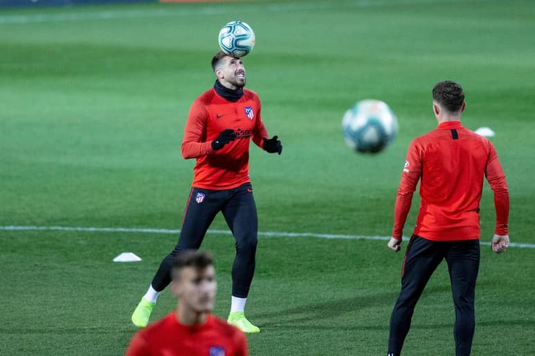 Héctor Herrera cumplió con una buena práctica y apunta cómo titular para el encuentro frente a Levante. (ARCHIVO)