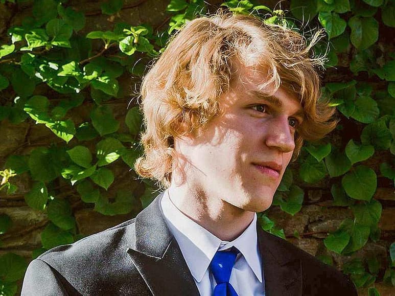 Honor. El joven Riley Howell fue nombrarlo Maestro Jedi.