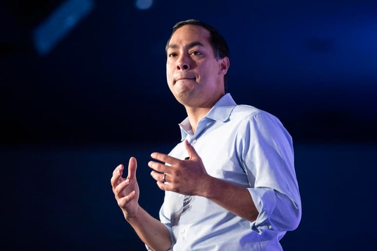 Julián Castro, el exalcalde de San Antonio (Texas) y único precandidato presidencial demócrata latino, anunció este jueves la suspensión de su campaña para llegar a la Casa Blanca en las elecciones de 2020. (ARCHIVO)