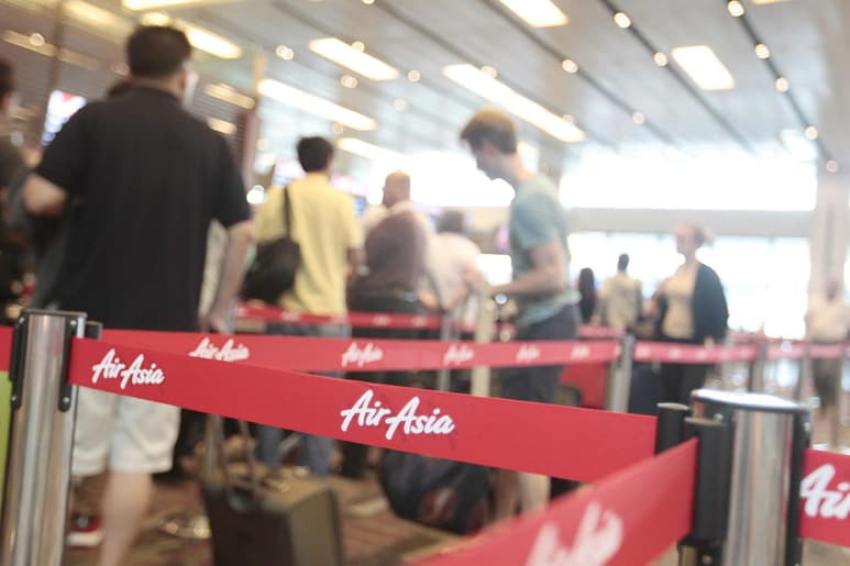 Singapur comenzará el monitoreo de la temperatura corporal en su aeropuerto de Changi, en previsión del brote de neumonía viral que afecta a la central ciudad china de Wuhan. (ARCHIVO)