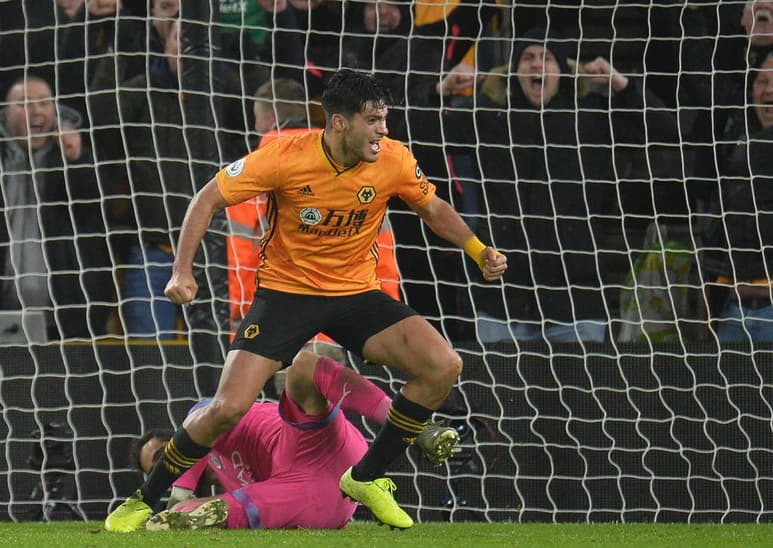 Raúl Jiménez tiene cuatro anotaciones en seis partidos disputados en la FA Cup. (ARCHIVO)