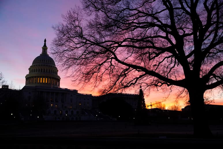 Aumenta el recelo mutuo existente entre los congresistas en vísperas del inicio del juicio político contra el presidente de EUA, Donald Trump. (EFE)